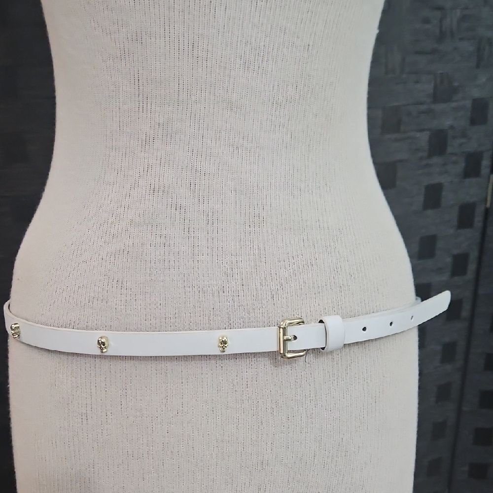 White Belt with Gold Skull Accents Size Large